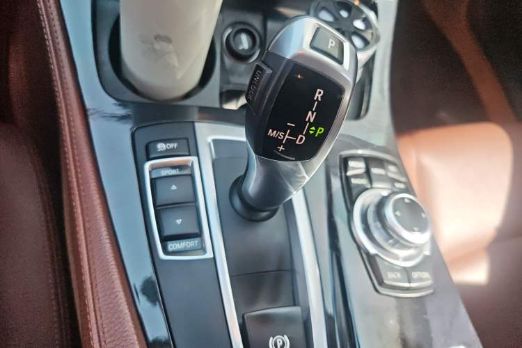 Used BMW 5 Series 2014 520Li Elegant Model
