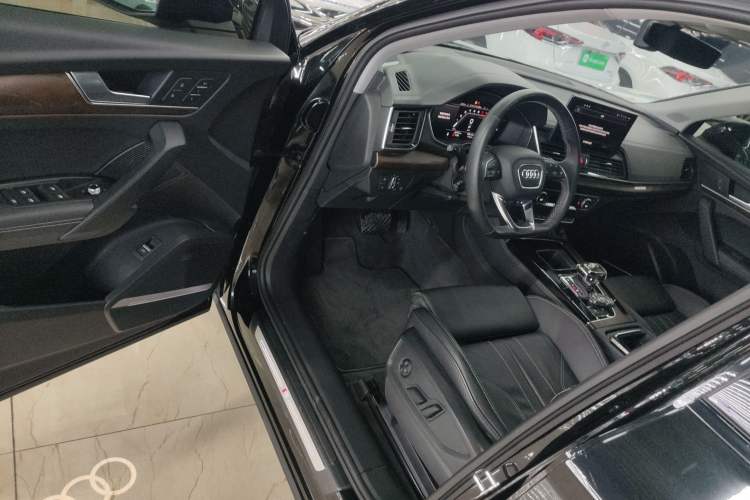 Used Audi Q5L 2022 Updated 45T Luxury Dynamic Version
