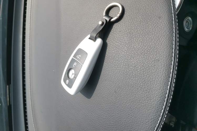 Used Mercedes-Benz GLC Coupe 2020 GLC 260 4MATIC Coupe SUV Vehicle Key