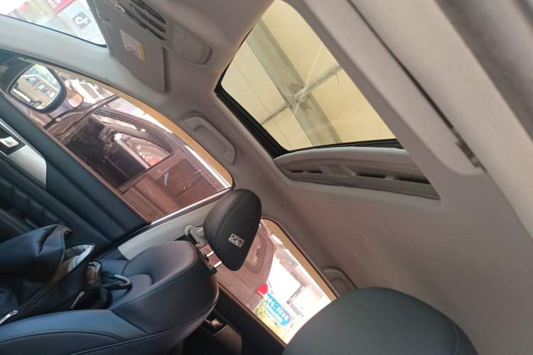 Used Haval H2 2014 1.5T Manual Two-Wheel Drive Elite Edition Headliner