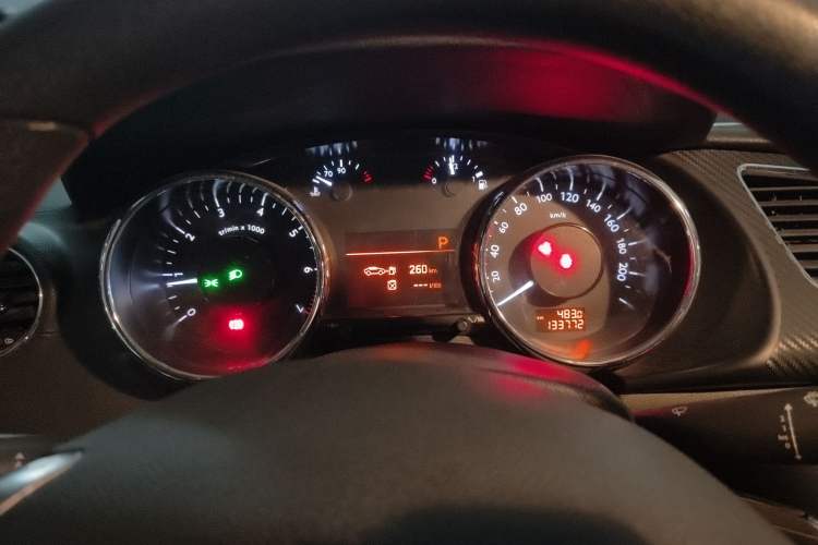 Used Peugeot 3008 2015 2.0L Automatic Classic Edition
