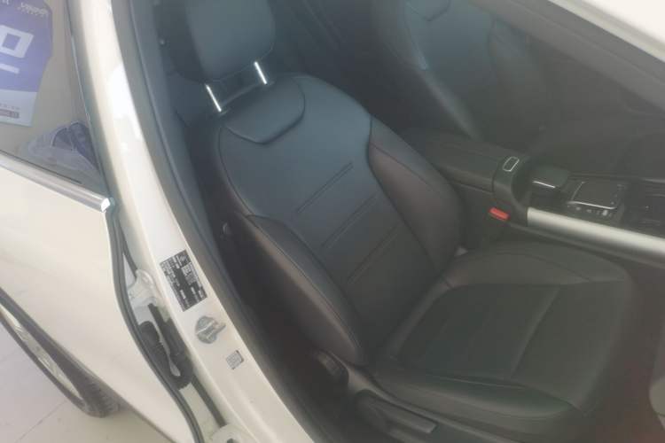 Used Mercedes-Benz GLA 2022 Second Facelift GLA 200 Right Front Seat