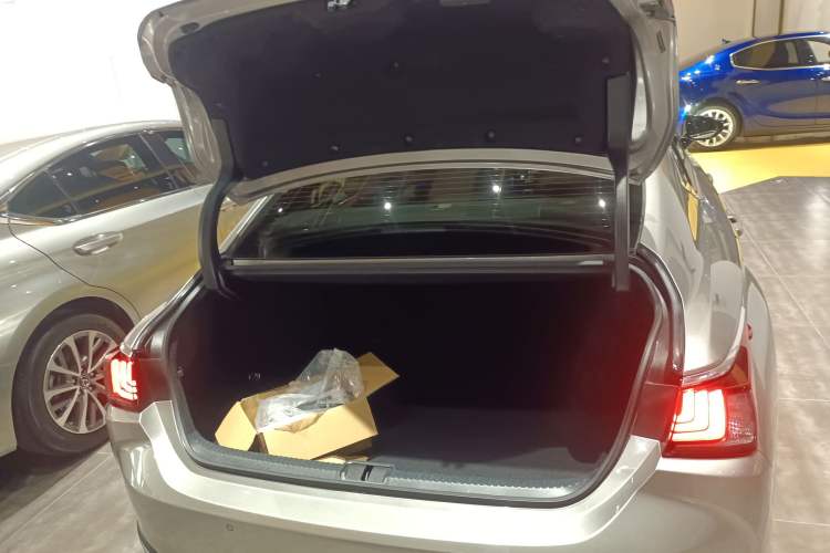 Used Lexus ES 2022 200 Excellence Edition