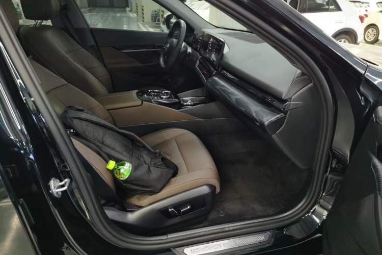 Used BMW i5 2024 eDrive 35L Luxury Package