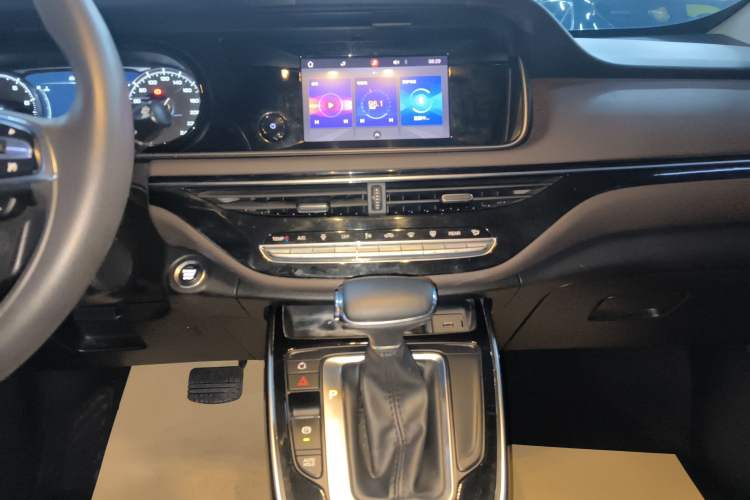 Used GAC Trumpchi M6 2019 270T DCT Luxury Edition (7-seater) China VI
