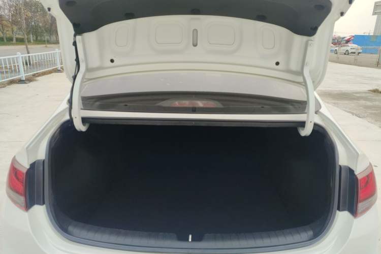 Used Hyundai Celesta 2018 1.6L Automatic GL Enjoyment Edition China VI compliant