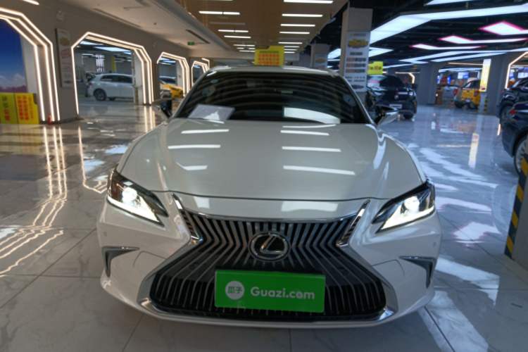 Used Lexus ES 2020 200 Excellence Edition
