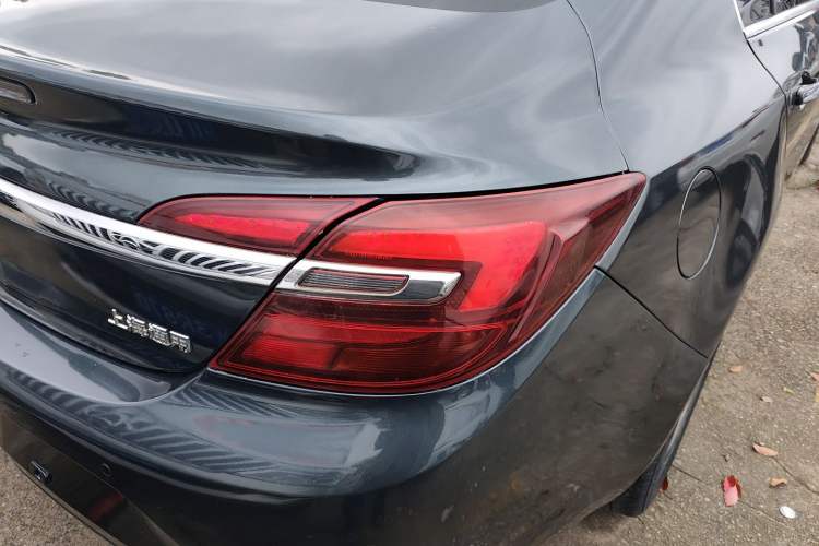 Used Buick Regal 2014 2.0L Elite Fashion Edition Right Rear Taillight