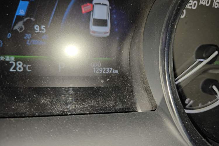 Used Toyota Camry 2019 2.5G Luxury Edition China VI Standard Odometer Close Up