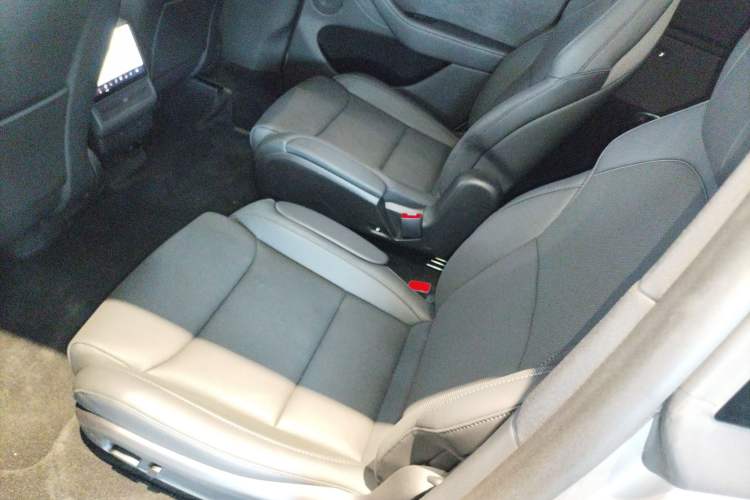 Used Tesla Model Y L 2025 Model Long-Range All-Wheel-Drive Version