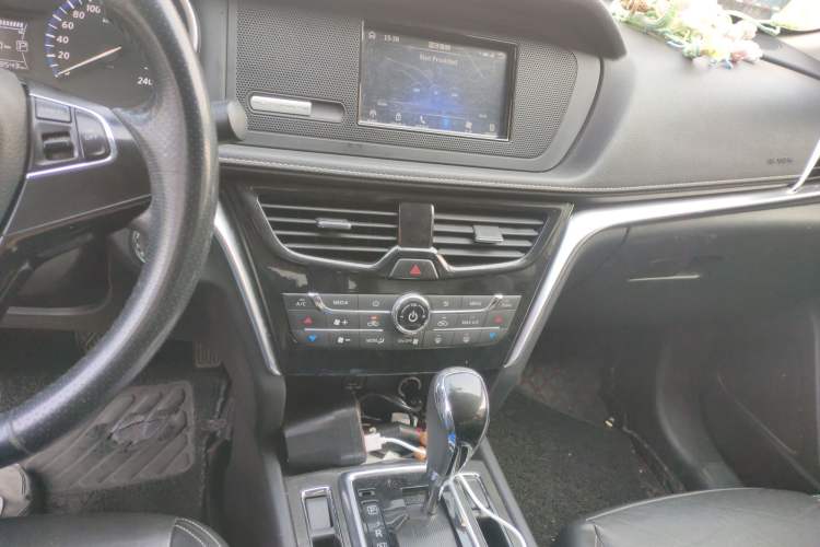 Used Venucia T90 2017 2.0L CVT Smart Edition
