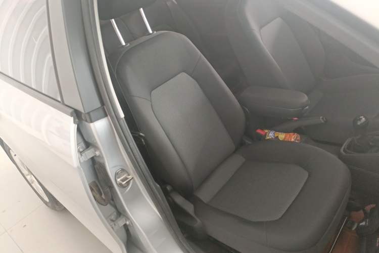 Used Volkswagen Jetta 2019 Dream Edition 1.5L Manual Fashion Version Right Front Seat