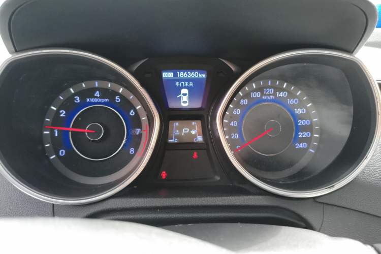 Used Hyundai Elantra (5th Generation / Langdong) 2015 1.6L Automatic Leading Model