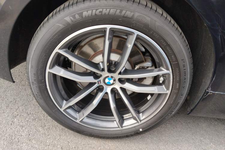 Used BMW 5 Series 2022 Second Facelift 525Li M Sport Package Right Rear Wheel Hub
