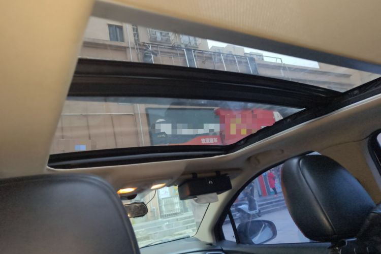 Used Suzuki S-Cross 2014 1.6L CVT Two-Wheel Drive Elite Version
