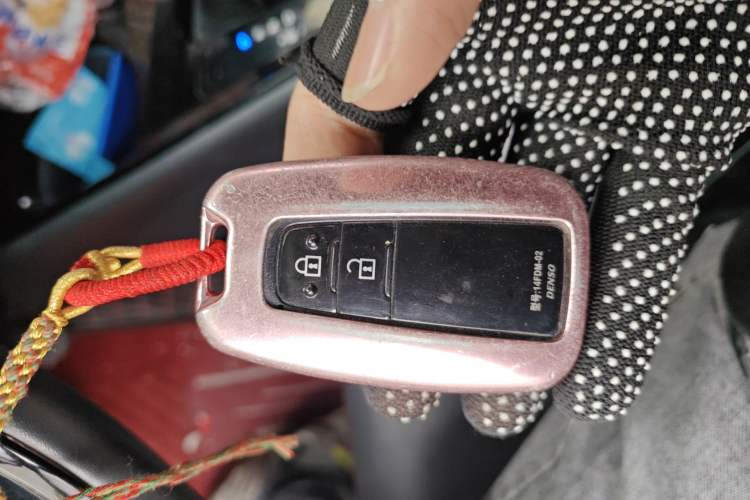 Used Toyota IZOA 2018 2.0L Yichi Version China VI Standard Vehicle Key