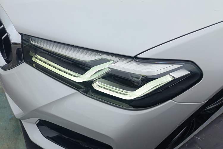 Used BMW 5 Series 2022 Second Facelift 530Li Leading Edition M Sport Package