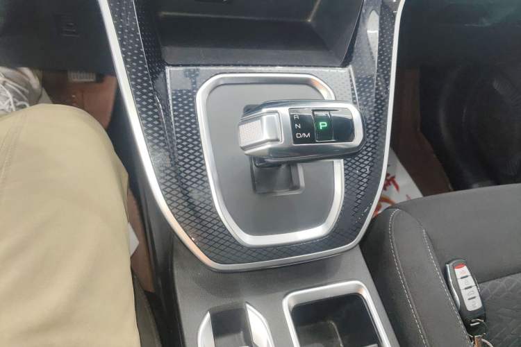 Used Haval M6 2023 PLUS 1.5T DCT Elite Smart Connectivity Model Gear Lever