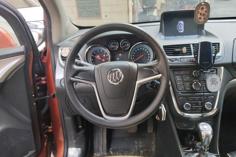 Used Buick Encore 2015 1.4T Automatic Two-Wheel Drive Urban Elite Version
