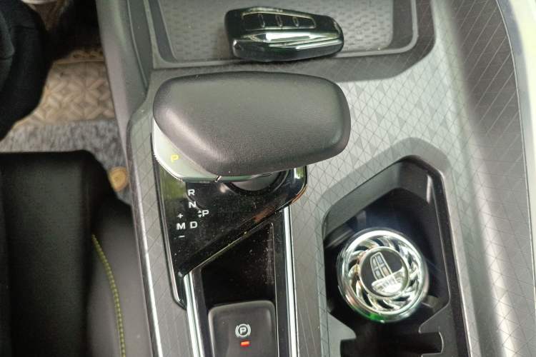 Used Geely Auto Preface 2023 1.5TD Fuyao Version Gear Lever