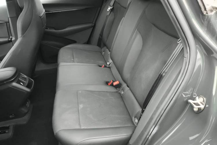 Used Volkswagen ID.UNYX 2024 Pro Long-Range Version Left Rear Seat
