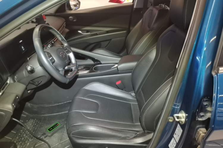 Used Hyundai Elantra 2021 1.5L CVT LUX Prestige Edition