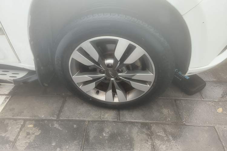 Used Chery Tiggo 3 2016 1.6L CVT ZhiShang Edition Right Front Wheel Hub