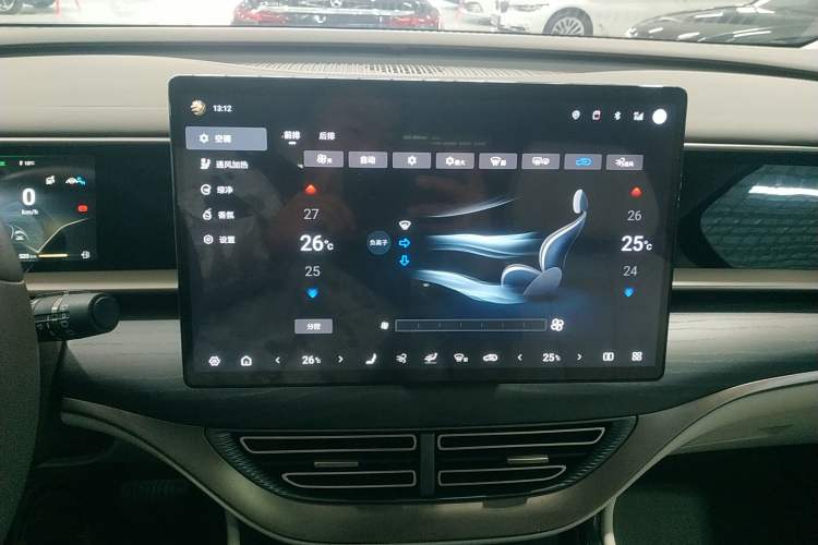 Used Denza D9 2022 DM-i 970 Four-Wheel Drive Prestige Model
