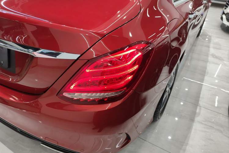 Used Mercedes-Benz C-Class 2018 C 180 L Fashion Edition Sport Version Right Rear Taillight