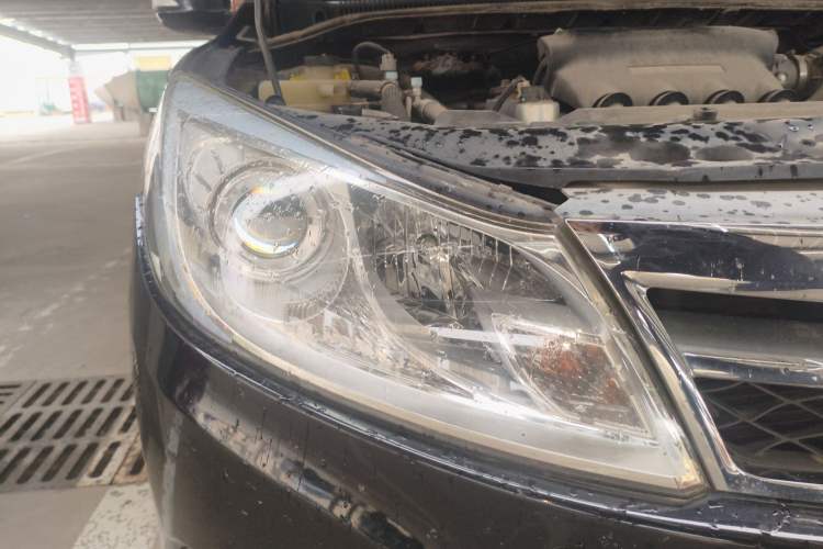 Used BYD Surui 2012 1.5L Manual Luxury Version Right Front Headlight