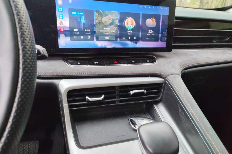 Used Roewe D5X DMH 2024 135 Tech Edition
