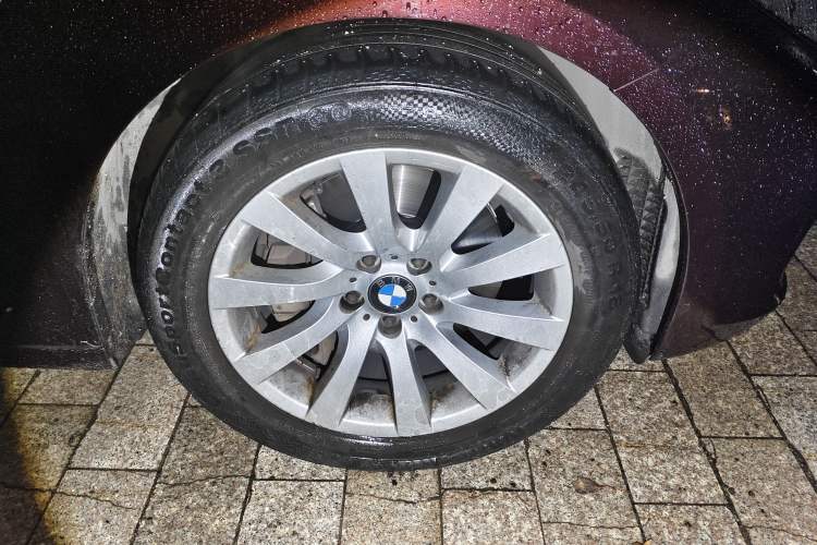 Used BMW 5 Series GT 2010 535i Leading Model Right Front Wheel Hub