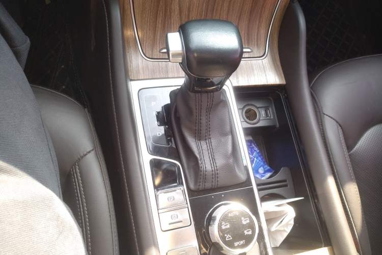 Used Roewe RX8 2018 30T Smart Connectivity Four-Wheel Drive Flagship Edition