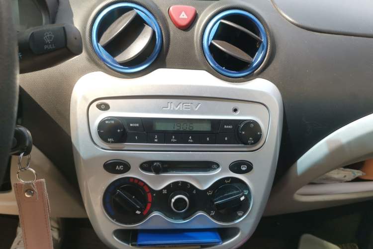 Used JMEV E200N 2020 E200N Fashion Edition (302 KM) Audio And AC Panel