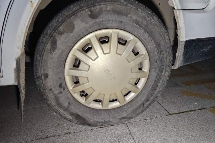 Used JMC Transit 2019 2.8T Commercial Version Long Wheelbase High Roof 6-Seater Rear Single Tire China VI Emission Standard – JX493
