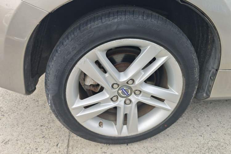 Used Volvo S60 2014 S60L T5 Intelligent Drive Edition Right Rear Wheel Hub