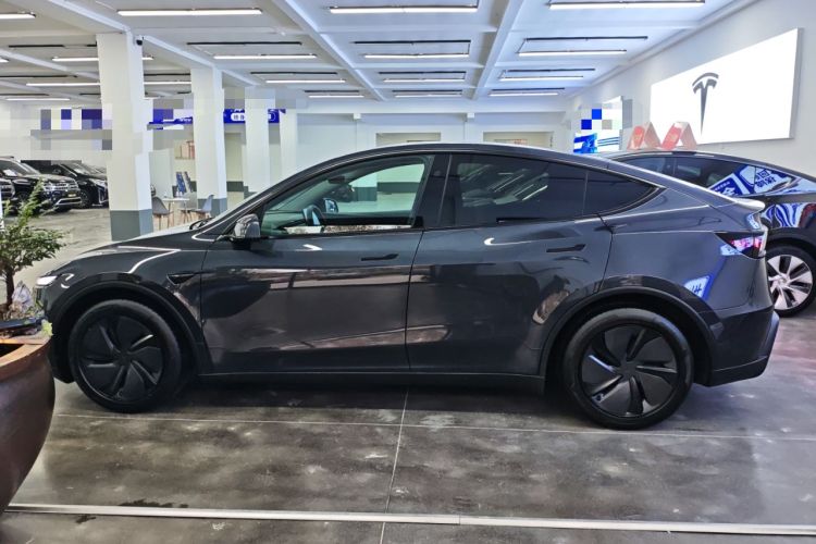 Used Tesla Model Y 2025 Long-Range All-Wheel Drive First Edition
