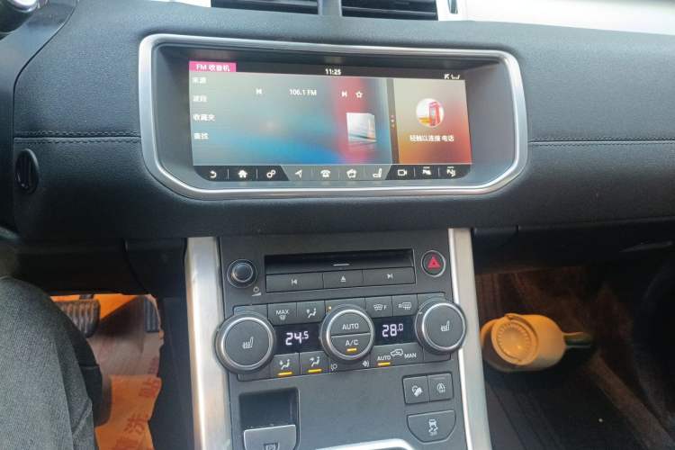 Used Land Rover Range Evoque 2018 240 PS SE Smart Brilliance Edition Audio And AC Panel