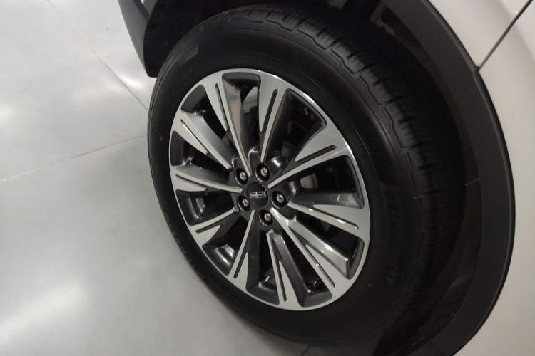 Used Lincoln Corsair 2022 2.0T Two-Wheel Drive Luxury Edition Right Rear Wheel Hub