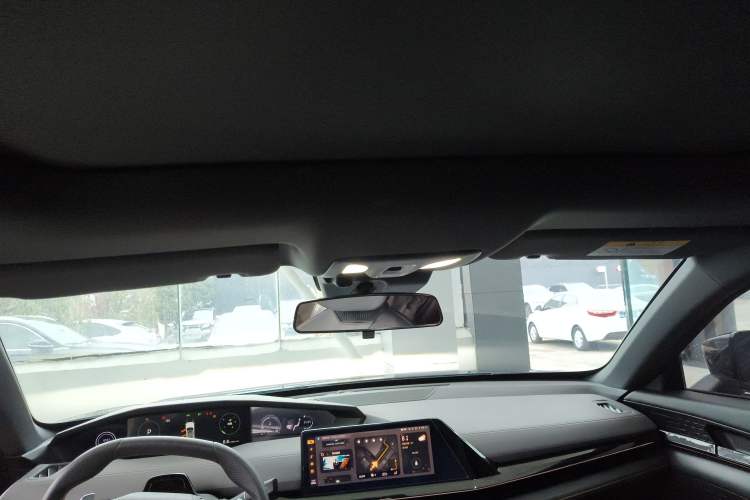 Used Changan UNI-V 2022 1.5T Prestige Version
