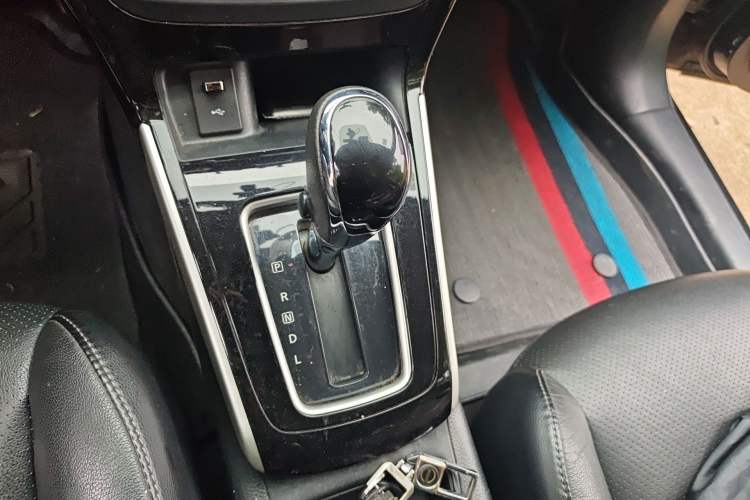 Used Nissan Sylphy 2019 1.6XV CVT Smart Connect Luxury Edition China V Standard Gear Lever