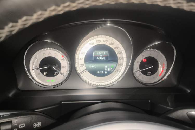 Used Mercedes-Benz GLK-Class 2013 GLK 300 4MATIC Dynamic Sunroof Model
