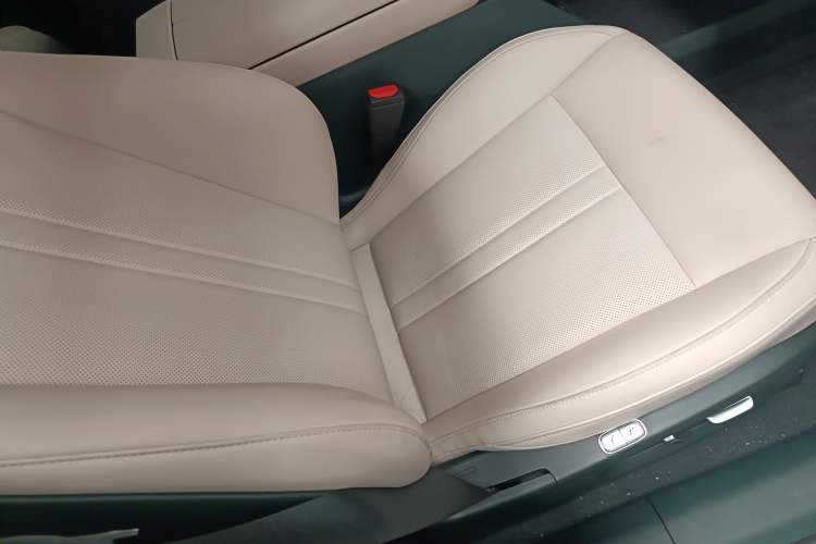 Used Xiaomi Auto YU7 2025 Ultra-Long Range Rear-Wheel Drive Version
