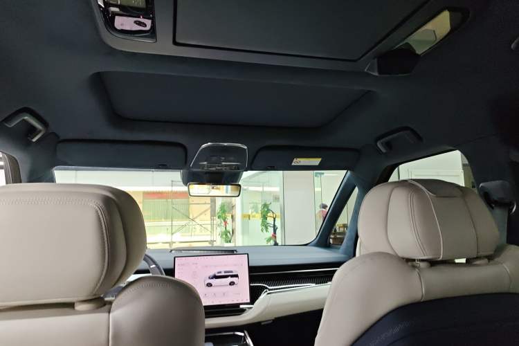 Used Zeekr 009 2024 Six-Seat Executive Version 4WD 108 kWh
