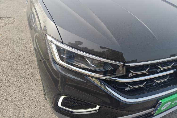 Used Volkswagen Tayron 2024 300TSI Two-Wheel-Drive Luxury Plus Advanced Version Right Front Headlight