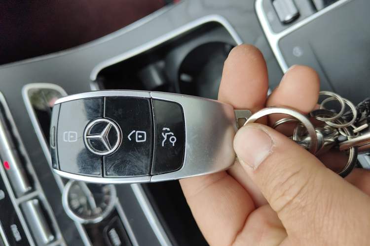 Used Mercedes-Benz E-Class 2019 E 260 L Sport Edition Vehicle Key