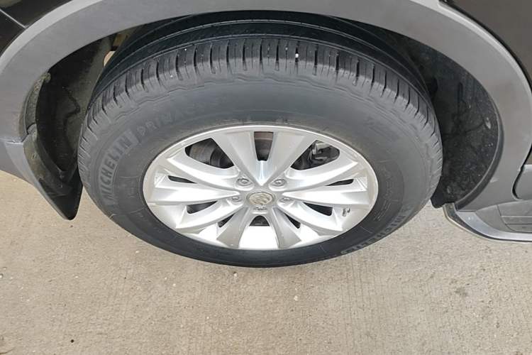 Used Buick Envision 2014 28T Four-Wheel Drive Elite Model Right Rear Wheel Hub