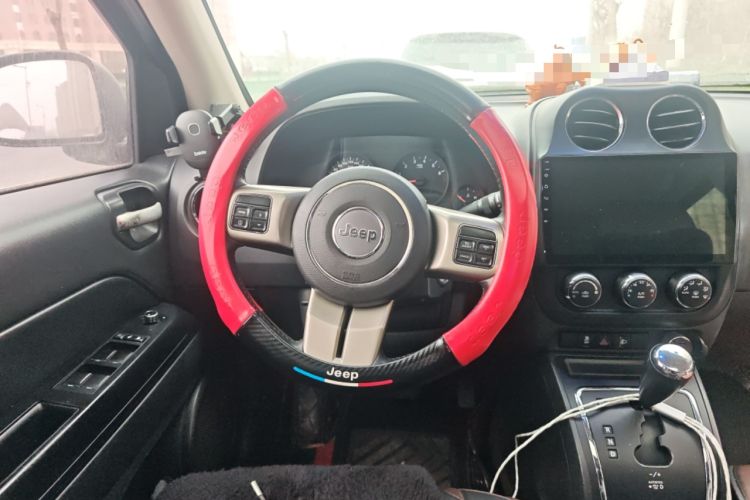 Used Jeep Compass 2013 2.4L four-wheel-drive sport version