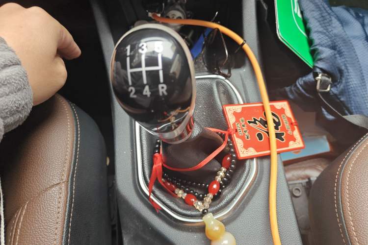 Used FAW Senya R7 2016 1.6L Manual Luxury Model Gear Lever