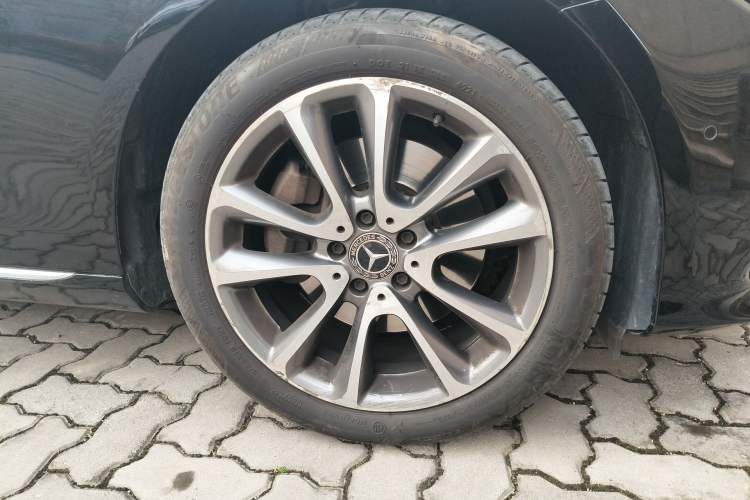 Used Mercedes-Benz E-Class 2017 E 200 L 4MATIC Right Front Wheel Hub